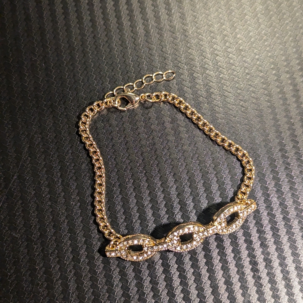 Round Rhinestone Bracelet - Picture 3 of 4